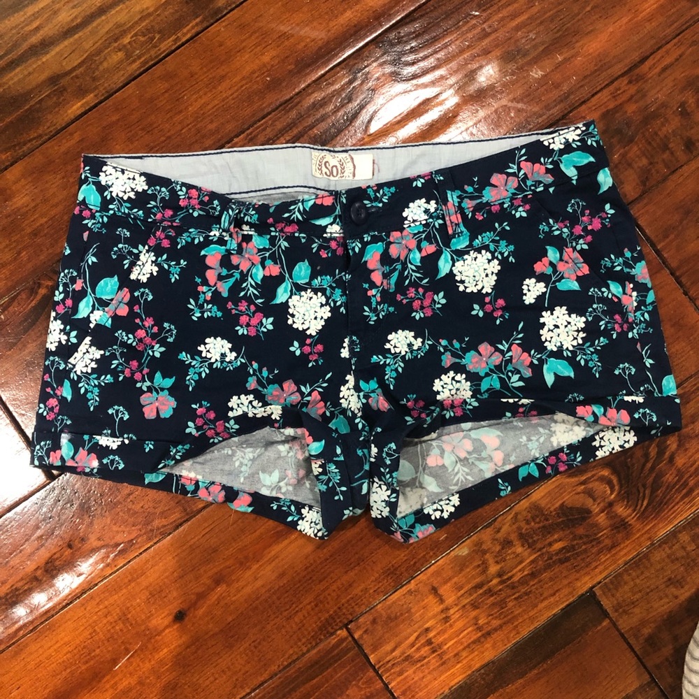 Floral shorts never worn